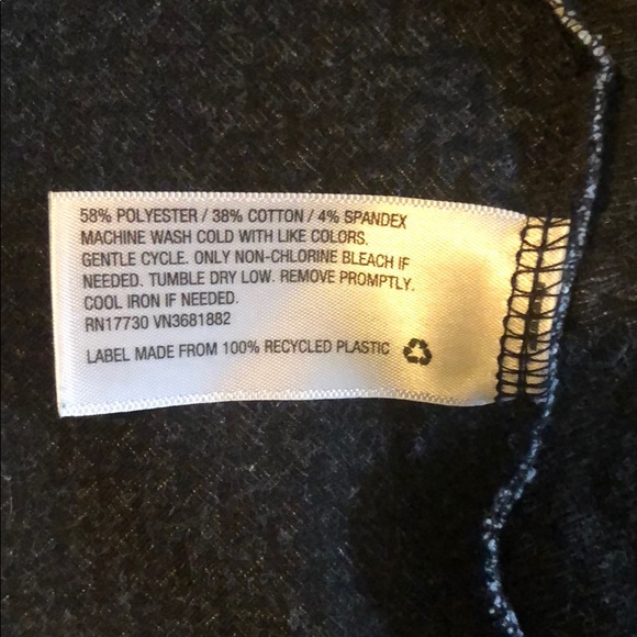 Knee Length Sleeveless Dress - Picture 4 of 4